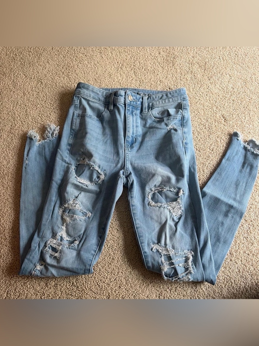 American Eagle Outfitters Light Wash Distressed Skinny Jeans